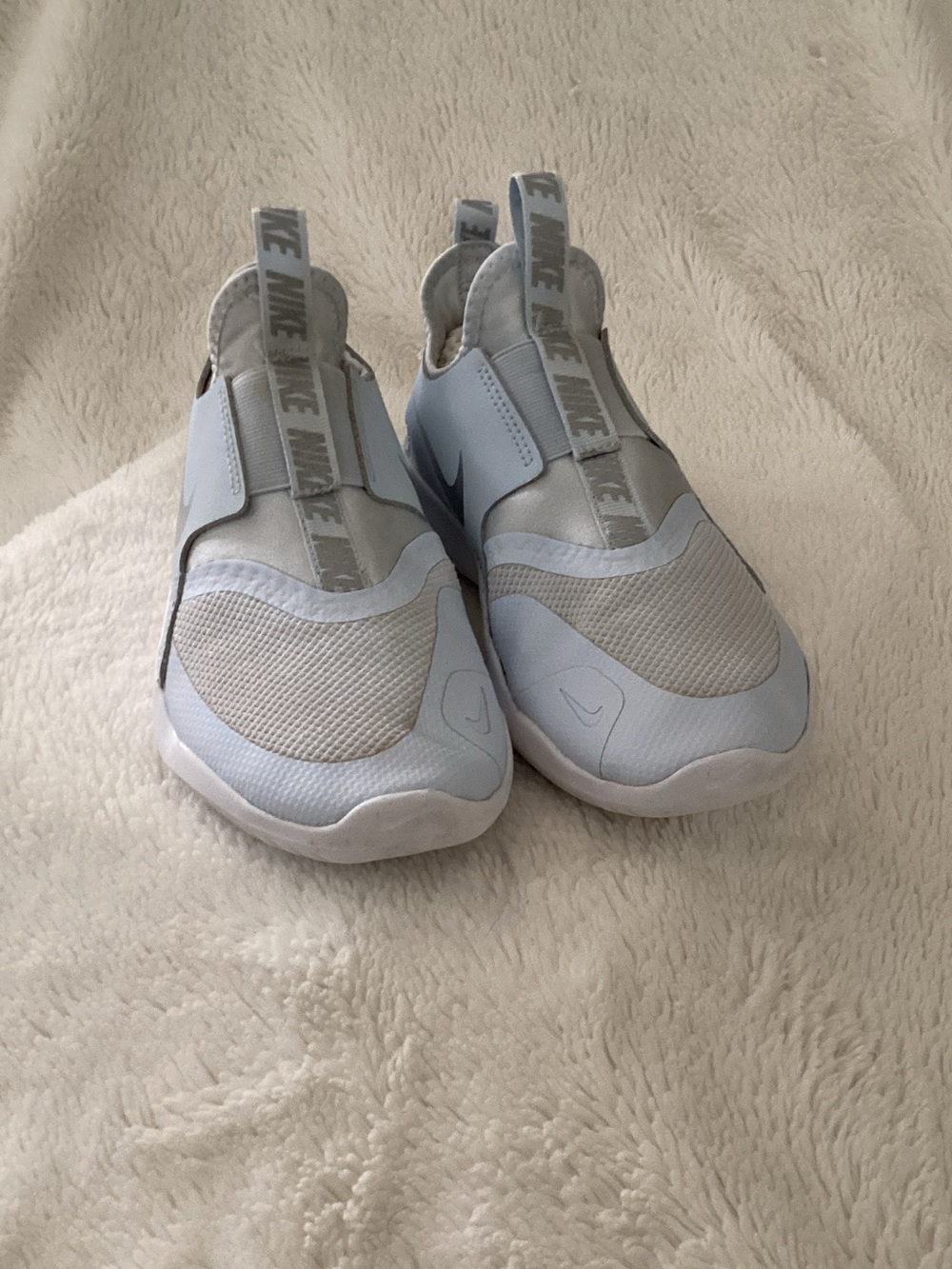 Nike Kids Flex Runner Slip-On Sneakers in Baby Blue & Light Gray Sz 3.5